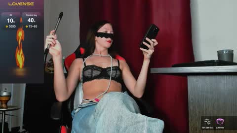 Snapshot of naked_psychologist chatting on 11.18.25 Asy no face online show from 11.18.25