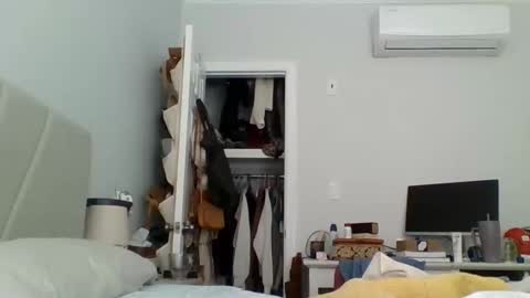 nakedandfree978 online show from 03.11.25