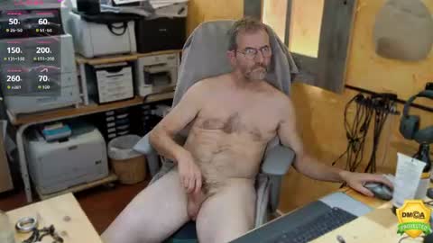 Snapshot of nakedluke chatting on 07.30.26 Luke online show from 07.30.26