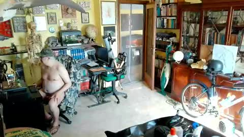 Snapshot of nakednudist72 chatting on 04.17.26 Naked Naturist online show from 04.17.26