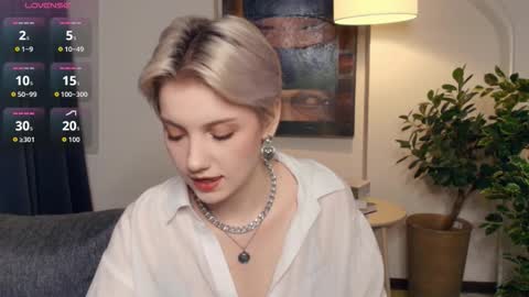 Kate online show from 11.21.25