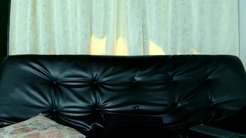 Snapshot of nala_rouss chatting on 10.03.25 NALA online show from 10.03.25