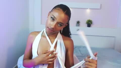 Snapshot of namoismith chatting on 12.23.24 Namoi Smith online show from 12.23.24