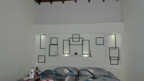 Snapshot of namoismith chatting on 02.14.25 Namoi Smith online show from 02.14.25