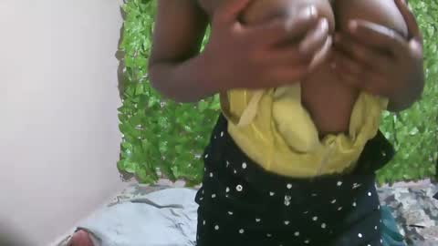 Snapshot of nana2095 chatting on 03.05.25 nana2095 online show from 03.05.25