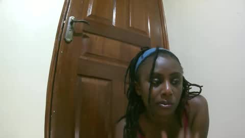 Snapshot of nana2095 chatting on 10.13.25 nana2095 online show from 10.13.25