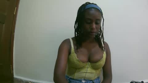 Snapshot of nana2095 chatting on 10.18.25 nana2095 online show from 10.18.25