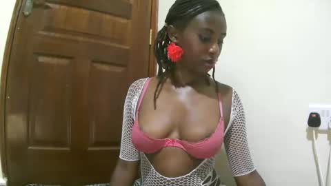 Snapshot of nana2095 chatting on 12.19.25 nana2095 online show from 12.19.25