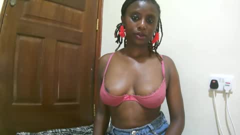 Snapshot of nana2095 chatting on 12.20.25 nana2095 online show from 12.20.25