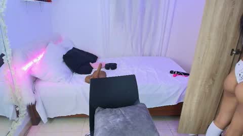 Snapshot of nanami_20 chatting on 11.05.25 samantha online show from 11.05.25