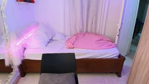 Snapshot of nanami_20 chatting on 11.22.25 samantha online show from 11.22.25