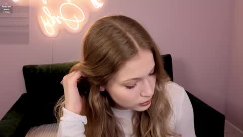 Snapshot of nanami_v02 chatting on 01.10.26 Maeve online show from 01.10.26