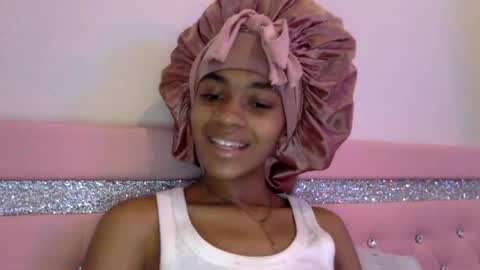 Snapshot of nanaonn chatting on 06.15.26 nanaonn online show from 06.15.26