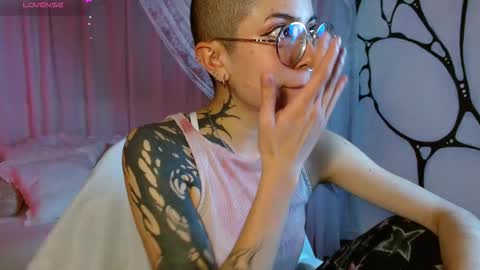 Alma  Maria online show from 12.18.25