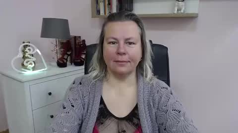 Snapshot of nancy_sugar chatting on 01.12.25 Nancy online show from 01.12.25