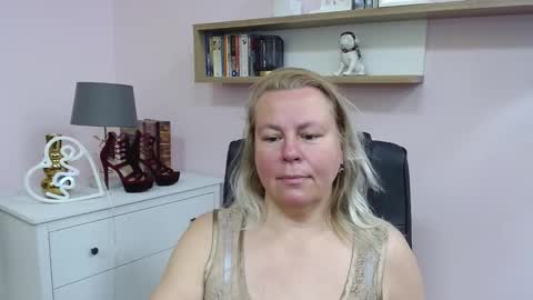 Snapshot of nancy_sugar chatting on 02.09.25 Nancy online show from 02.09.25