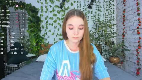 Snapshot of nancycaseys chatting on 02.06.25 Luna online show from 02.06.25