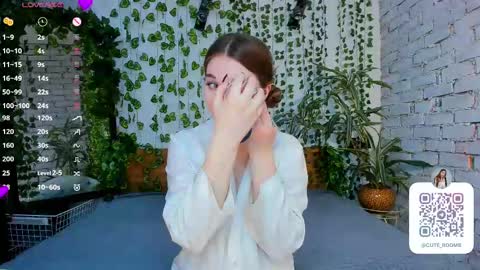 Snapshot of nancycaseys chatting on 03.11.25 Luna online show from 03.11.25