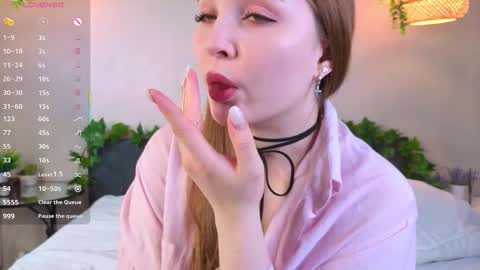 Snapshot of nancycaseys chatting on 11.22.25 Luna online show from 11.22.25