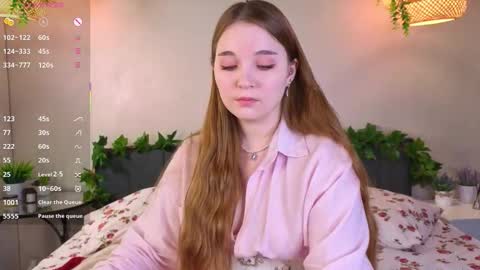 Snapshot of nancycaseys chatting on 12.02.25 Luna online show from 12.02.25