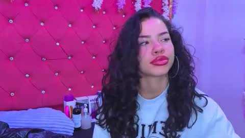 Snapshot of nanis_james15 chatting on 11.25.25 nanis james15 online show from 11.25.25