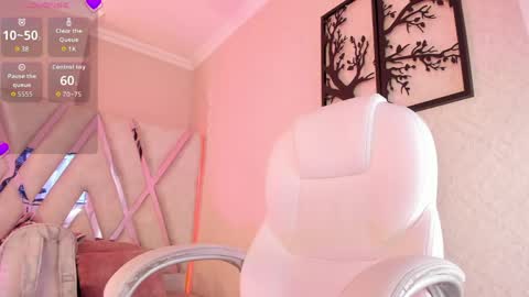 Snapshot of nanit_l chatting on 03.17.26 anna online show from 03.17.26