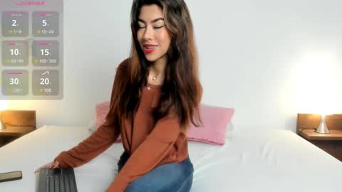 nany_model25 online show from 03.05.25