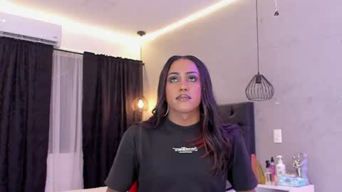 Naomi Blair online show from 06.24.26