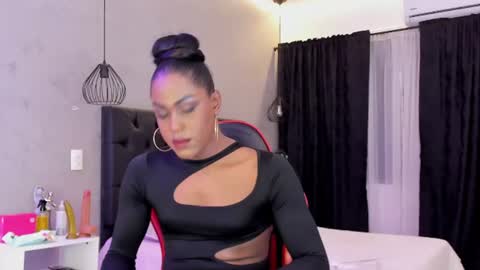 Naomi Blair online show from 08.06.26