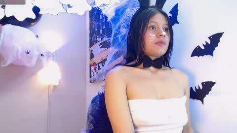 Snapshot of naomi_delux_hm chatting on 10.10.25 NAOMI online show from 10.10.25