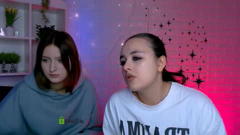 Snapshot of naomi_pratt chatting on 12.22.25 Naomi online show from 12.22.25