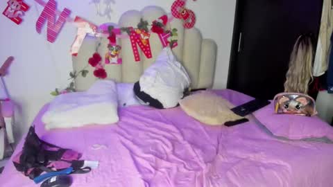Snapshot of naomiasha_ chatting on 02.06.25    online show from 02.06.25