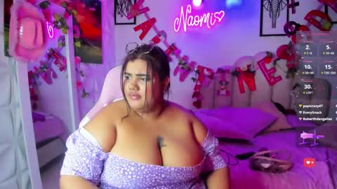 Snapshot of naomiasha_ chatting on 02.19.25    online show from 02.19.25
