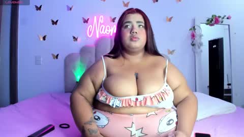 Snapshot of naomiasha_ chatting on 10.05.25    online show from 10.05.25