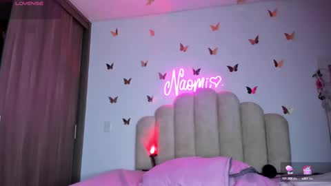 Snapshot of naomiasha_ chatting on 10.07.25    online show from 10.07.25