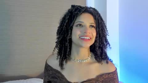 Snapshot of naomidawsonn chatting on 10.21.25 naomidawson online show from 10.21.25