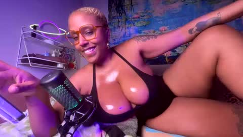 Naomigiirl6 online show from 03.12.25