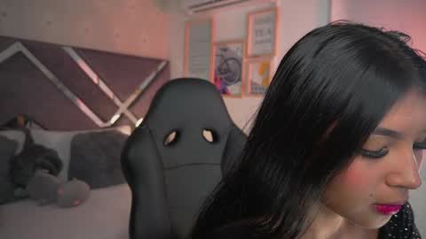 Naomi-Gray  online show from 06.04.26