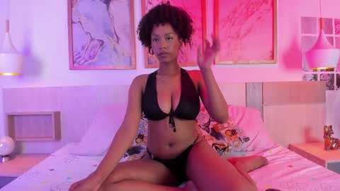 Snapshot of naomikross chatting on 03.18.26 Naomi online show from 03.18.26