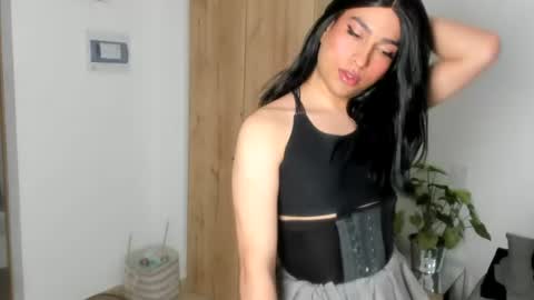 Naomi Moore online show from 06.21.26