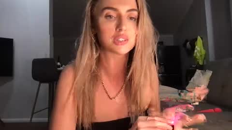 naomirhoades online show from 02.27.25