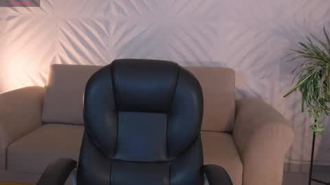 Naomi online show from 05.05.26