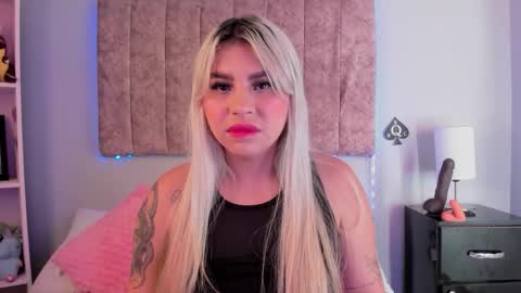 Snapshot of naomisanz_ chatting on 02.19.26 Laura online show from 02.19.26