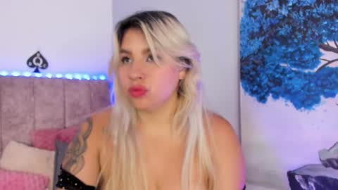 Laura  online show from 04.23.26