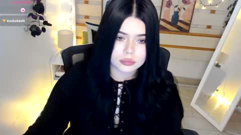 Snapshot of naomivibes chatting on 02.06.26 Naomi online show from 02.06.26