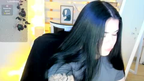 Snapshot of naomivibes chatting on 02.08.26 Naomi online show from 02.08.26