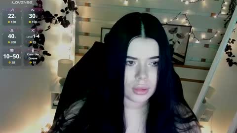 Snapshot of naomivibes chatting on 02.13.26 Naomi online show from 02.13.26