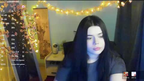 Snapshot of naomivibes chatting on 02.25.26 Naomi online show from 02.25.26