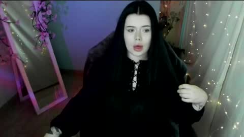 Naomi online show from 04.21.26
