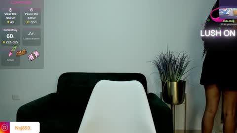 Snapshot of naomixjones1 chatting on 01.12.25 Naomi online show from 01.12.25